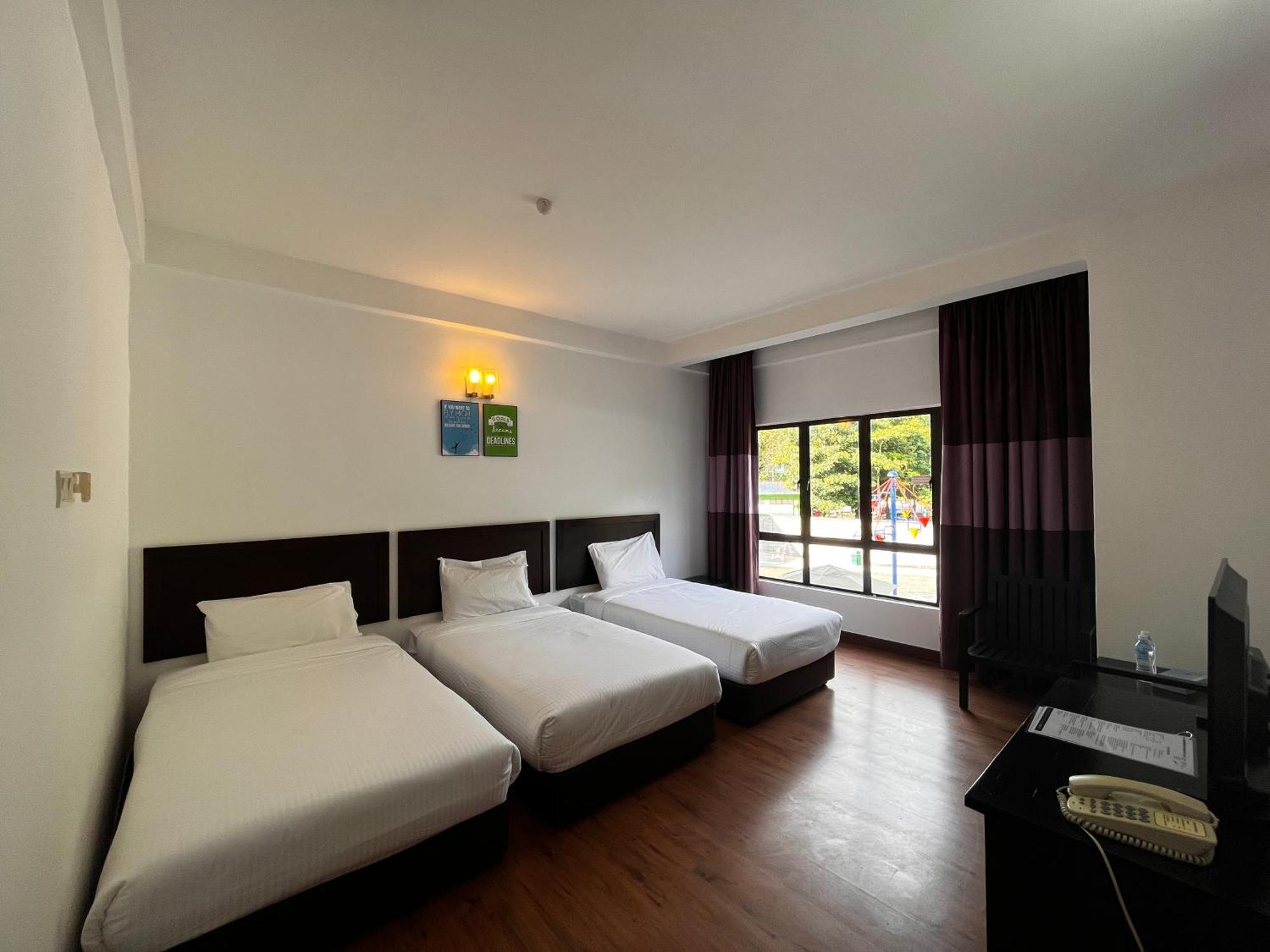 Hotel Erya By Suria Hot Spring Bentong Esterno foto