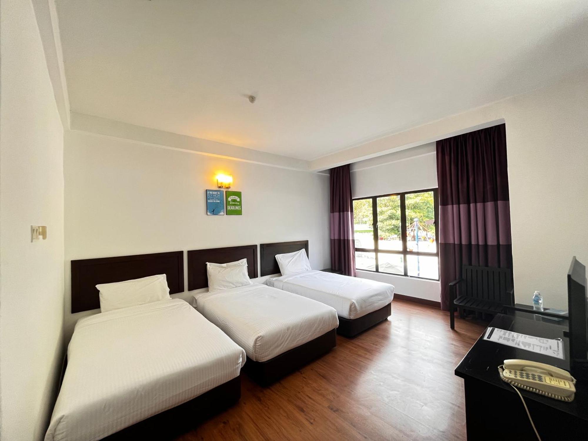 Hotel Erya By Suria Hot Spring Bentong Esterno foto
